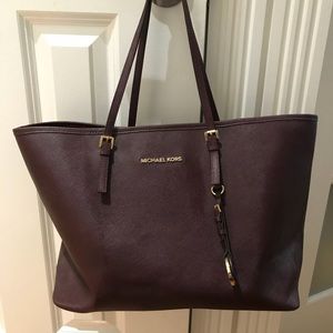 Michael Kors tote bag never been used!